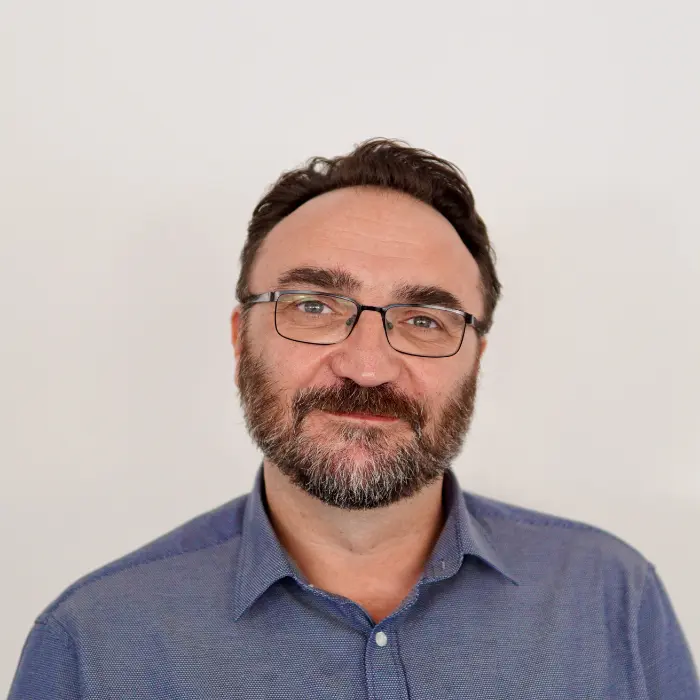 Jonathan Lee - General Manager